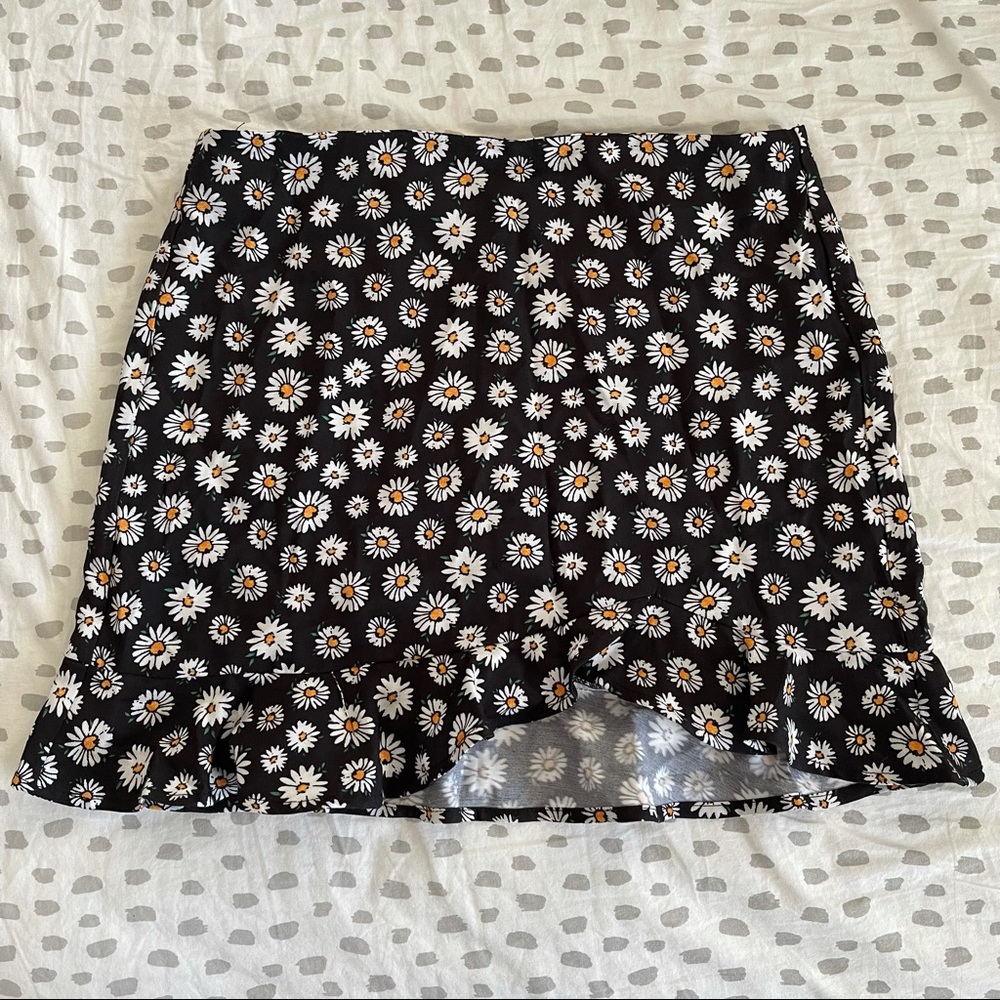 Pull & Bear Daisy Mini Skirt
